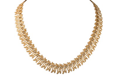 Lot 88 - A 9CT YELLOW GOLD FANCY FRINGE STYLE NECKLACE,...