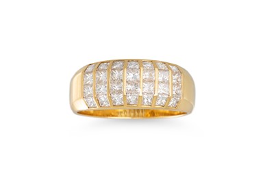 Lot 375 - A DIAMOND CLUSTER RING, set with princess cut...