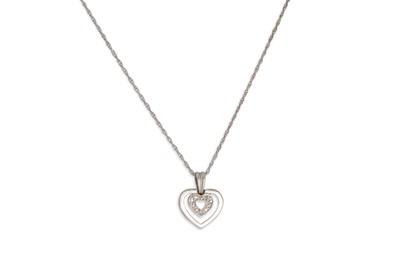 Lot 200 - A DIAMOND SET PENDANT, mounted in 9ct gold