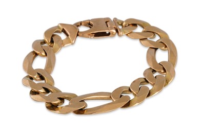 Lot 7 - A 9CT YELLOW GOLD GENT'S FLAT CURB LINK...