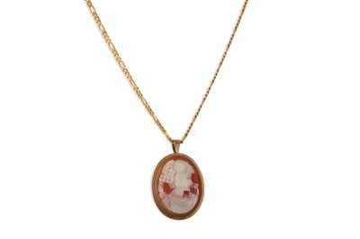 Lot 61 - A 9CT YELLOW GOLD CAMEO BROOCH, on a flat...