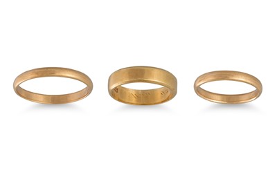 Lot 84 - THREE GOLD BANDS, 12.5 g.