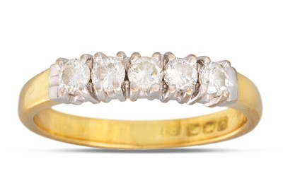 Lot 186 - A FIVE STONE DIAMOND RING, the brilliant cut...