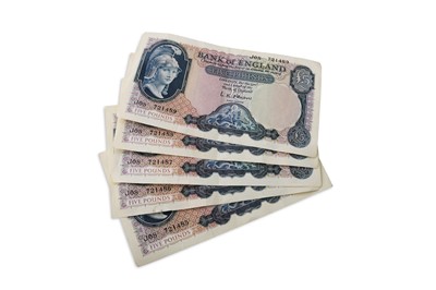 Lot 483 - A RUN OF FIVE ENGLISH 1950'S £5 BANKNOTES,...