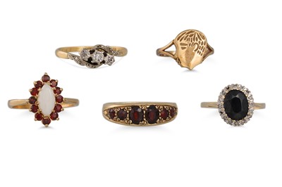 Lot 149 - FOUR 9CT GOLD RINGS (11 g) and an 18ct gold...