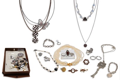 Lot 270 - A COLLECTION OF COSTUME JEWELLERY, etc