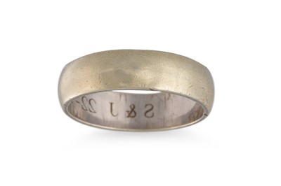 Lot 10 - A 9CT GOLD WEDDING BAND, size S - T