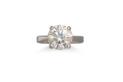 Lot 465 - A DIAMOND SOLITAIRE RING, the brilliant cut...