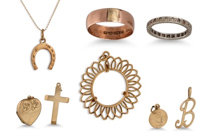 Lot 253 - A COLLECTION OF 9CT GOLD ITEMS, 17 g.