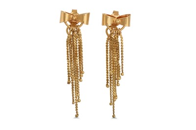 Lot 356 - A PAIR OF 18CT GOLD DROP EARRINGS, 4.7 g.
