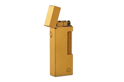 Lot 42 - A GILT DUNHILL LIGHTER, engine turned decoration