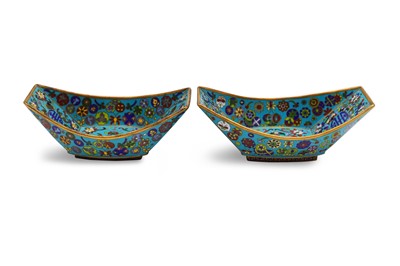 Lot 578 - A PAIR OF CHINESE CLOISSONÉ ENAMEL BOAT-SHAPED...