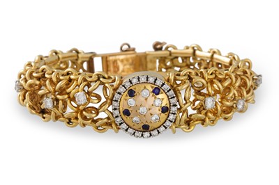 Lot 402 - AN 18CT YELLOW GOLD BRACELET, of unusual form,...
