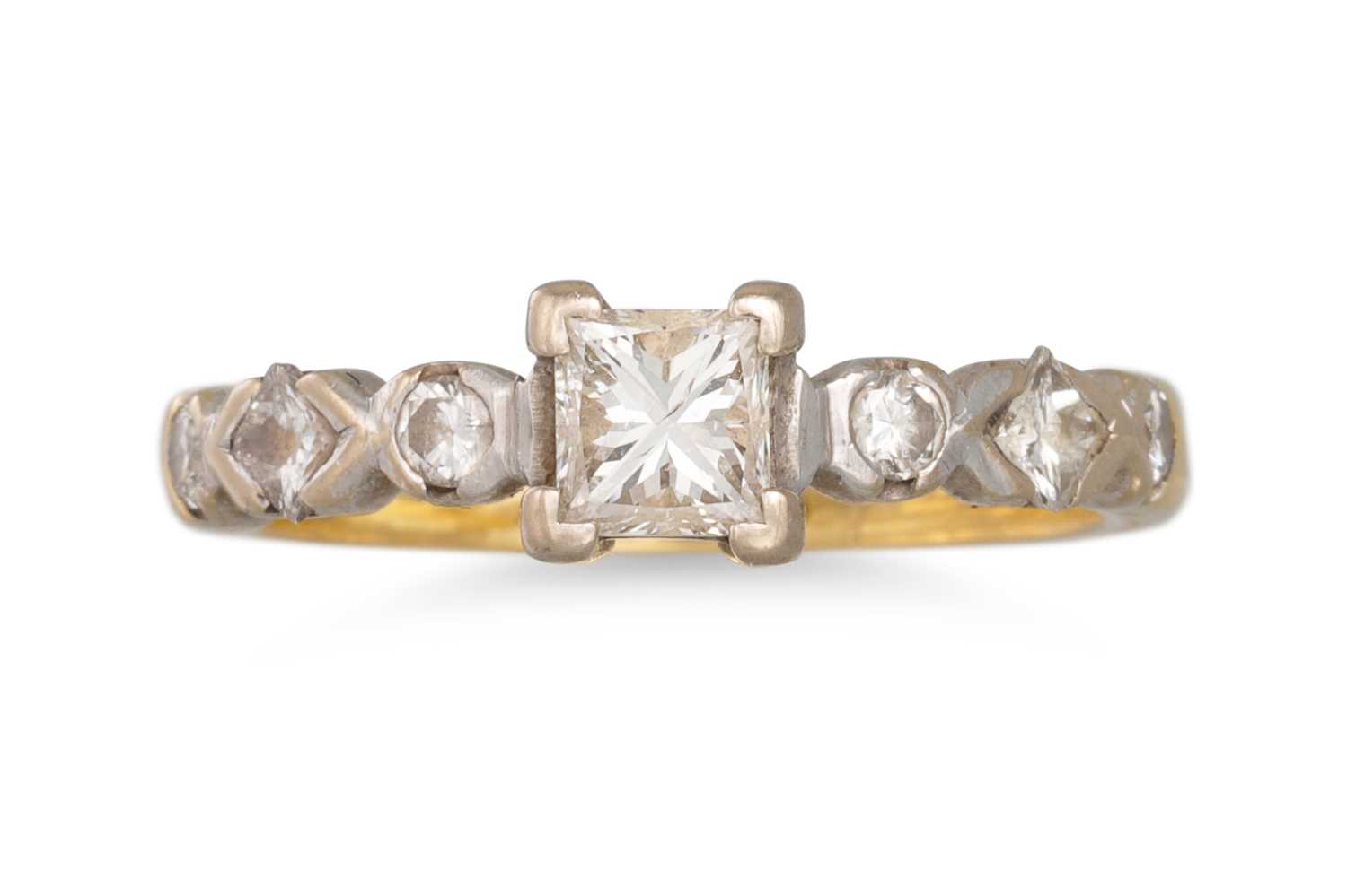 Lot 39 - A DIAMOND SOLITAIRE RING, the princess cut...