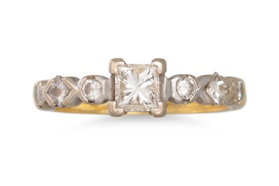 Lot 148 - A DIAMOND SOLITAIRE RING, the princess cut...