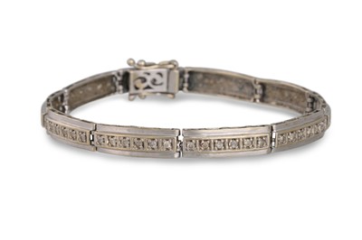 Lot 150 - A DIAMOND SET BRACELET, the white gold...