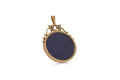 Lot 27 - AN ANTIQUE GOLD DOUBLE SIDED LOCKET, seed...