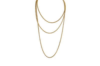 Lot 176 - AN ANTIQUE GOLD SAUTOIR NECK CHAIN, ca. 58"...