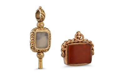 Lot 470 - AN ANTIQUE GOLD SWIVEL SEAL, together with an...