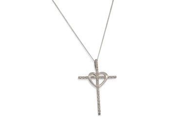 Lot 41 - A DIAMOND CROSS & CHAIN, the 9ct white gold...