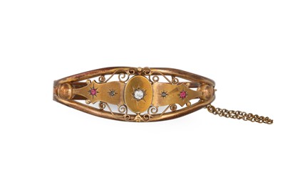 Lot 421 - AN ANTIQUE BANGLE, c 1890 set with diamonds...