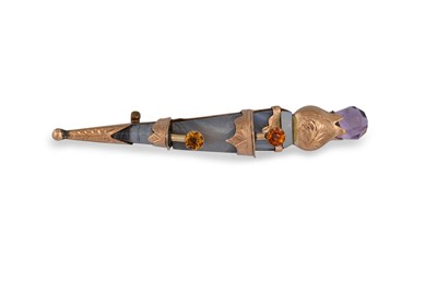 Lot 73 - AN ANTIQUE GOLD SCOTTISH CITRINE, AMETHYST AND...