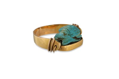 Lot 88 - AN ANTIQUE 18CT GOLD RING, set with a...