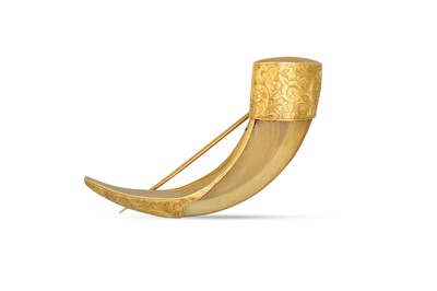 Lot 160 - AN ANTIQUE BROOCH, modelled as a horn, 18ct...