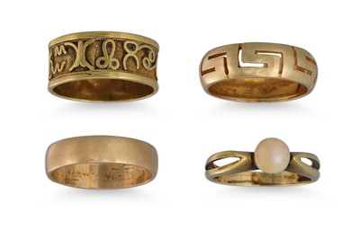 Lot 177 - FOUR GOLD RINGS, 1 x 14ct, 1 x 9ct & other