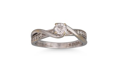 Lot 181 - A DIAMOND SOLITAIRE RING, the brilliant cut...