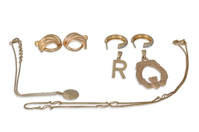 Lot 52 - A GROUP OF 9CT GOLD ITEMS, 10.8 g.
