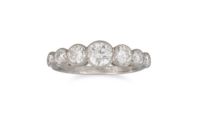 Lot 258 - A FIVE STONE DIAMOND RING, the brilliant cut...