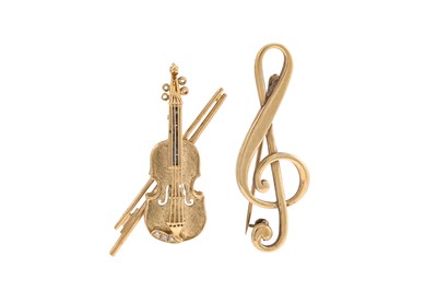 Lot 328 - A 9CT GOLD DIAMOND SET BROOCH, modelled as a...