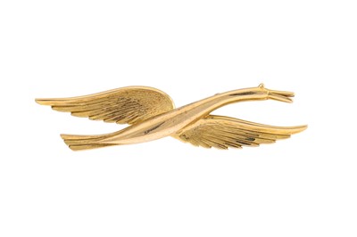 Lot 329 - A 9CT GOLD BROOCH, modelled as a swan in...