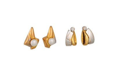 Lot 162 - A PAIR OF DIAMOND SET EARRINGS, mounted in two...
