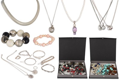 Lot 88 - A COLLECTION OF MODERN STERLING SILVER...