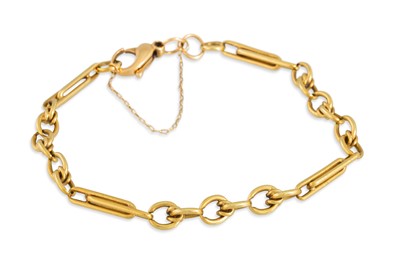 Lot 15 - A GOLD FANCY LINK BRACELET, 10.9 g.