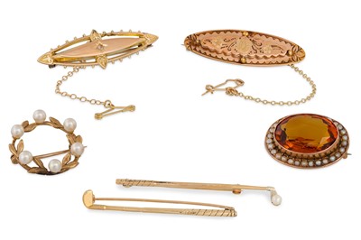 Lot 22 - A COLLECTION OF FIVE ANTIQUE AND LATER 9CT...