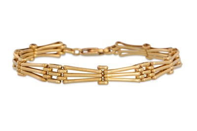 Lot 25 - A 9CT GOLD FANCY GATE BRACELET, 9 g.
