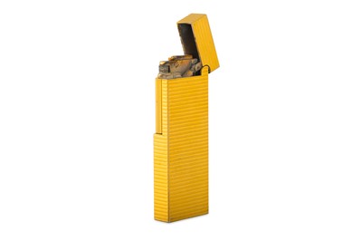 Lot 58 - A DUNHILL LIGHTER, with engine turned decoration