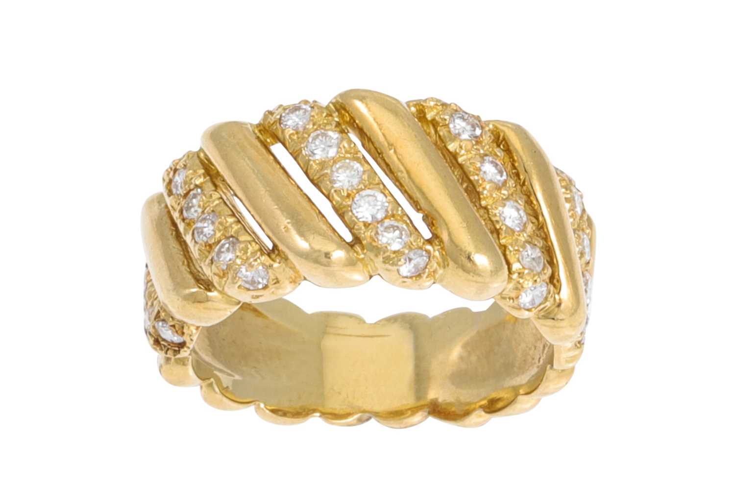 Lot 6 - A DIAMOND SET RING, the brilliant cut diamonds...
