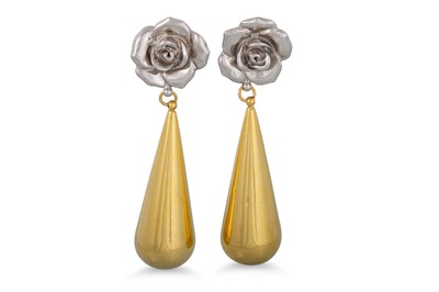 Lot 162 - A PAIR OF 18CT GOLD DROP EARRINGS, white gold...