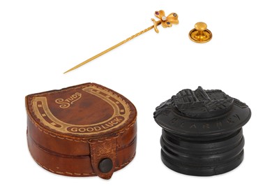 Lot 487 - AN INTERESTING COLLECTION TO INCLUDE: an 18ct...