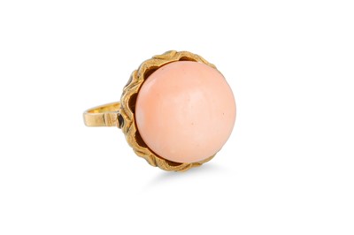 Lot 272 - A CORAL AND GOLD RING, the cabochon coral...