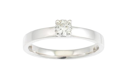 Lot 254 - A DIAMOND SOLITAIRE RING, the brilliant cut...