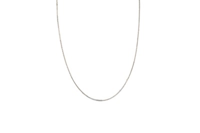 Lot 225 - AN 18CT GOLD CHAIN, 4.8 g