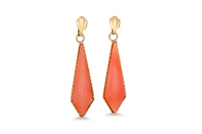 Lot 20 - A PAIR OF DROP EARRINGS, mounted in 9ct gold