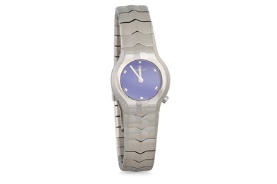 Lot 391 - A LADY'S STAINLESS STEEL TAG HEUER WRISTWATCH,...