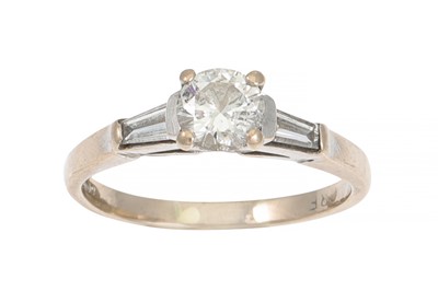 Lot 128 - A DIAMOND SOLITAIRE RING, the brilliant cut...
