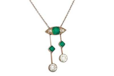 Lot 319 - AN EDWARDIAN DIAMOND AND EMERALD DROP PENDANT,...